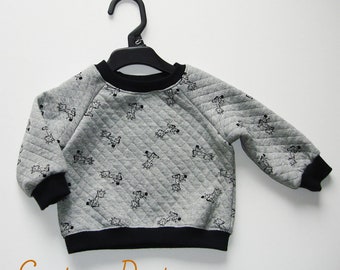 sweat pour bébé de 3 à 4 mois , motifs petites girafes.