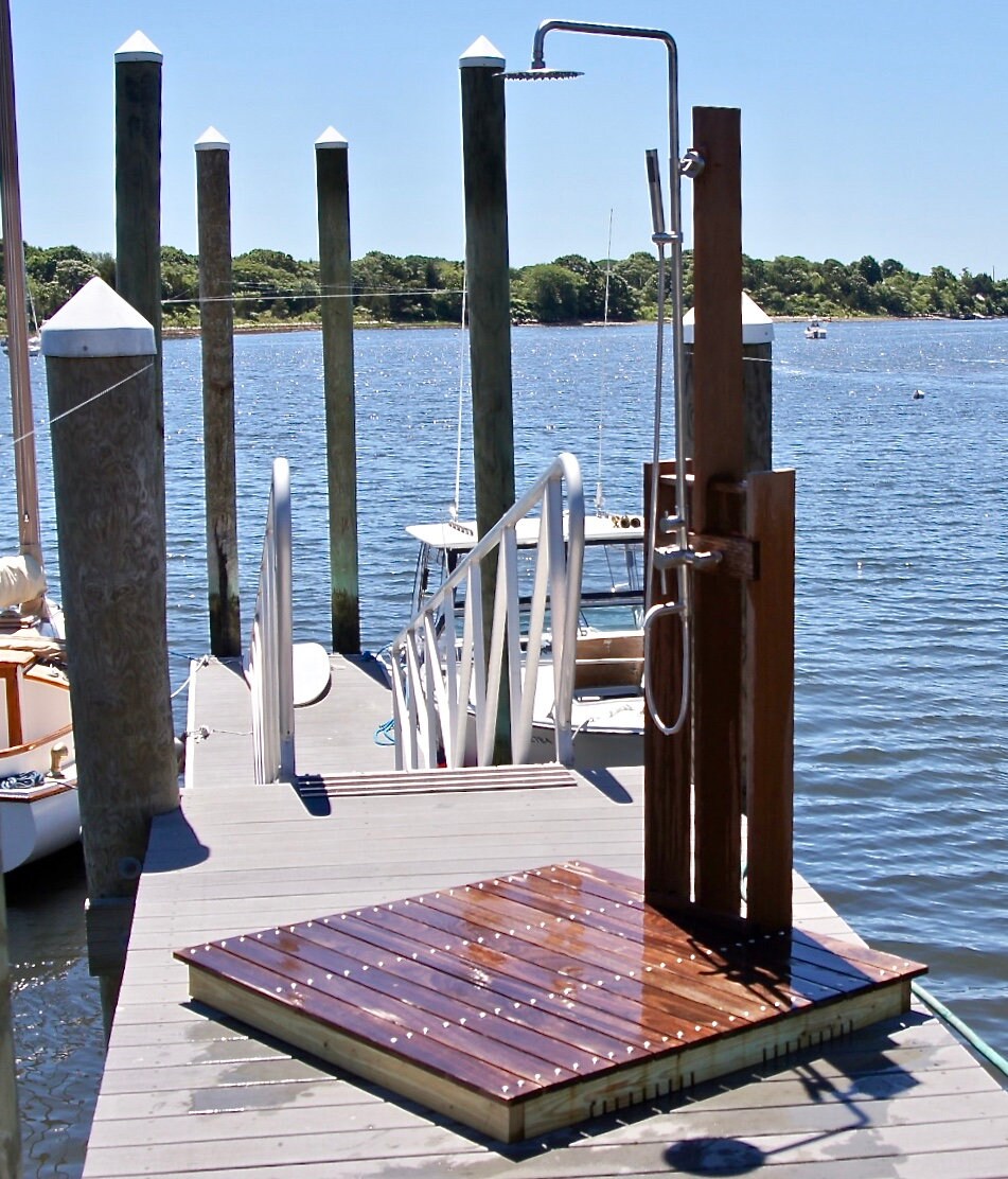 Etsy Outdoor Shower: Eco-Friendly Outdoor Retreat with Artisan Craftsmanship