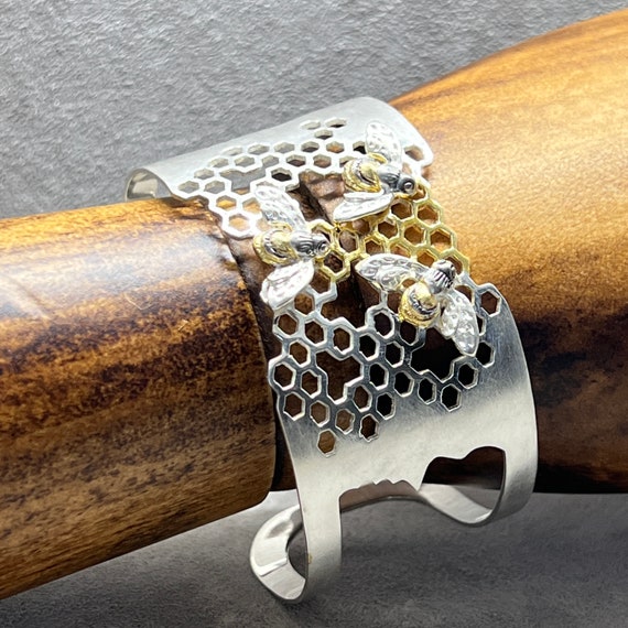 6.5 CTTW Round Cut Diamond Honeycomb Motif 18k White Gold Bangle