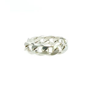 Curb Chain Ring - Medium