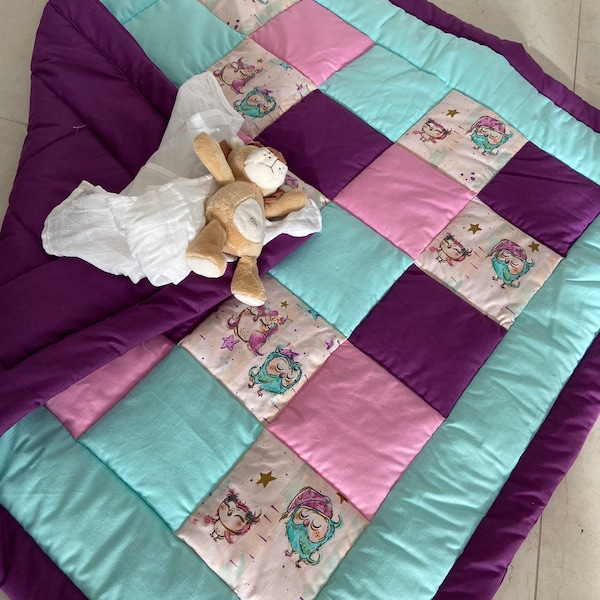 Große Patchwork Krabbeldecke mit Eulen Lila Mint Gequiltet Geschenk Babyshower Handgemacht Unikat Beerenfarben Pink Rosa