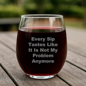Funny Retirement Wine Glass, Hilarious Farewell Gift from Coworkers, Best Happy Retirement Gift Idea for men women, retirement gifts