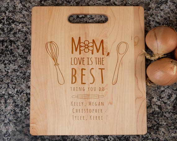 Mom Cutting Board, Cutting Board for Mom, Personalized Cutting Board, Gift  for Mom, Mom's Kitchen, Mother Day Gift, Mom Gift, Aspiring Chef 