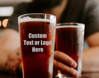 Vaso de cerveza personalizado con texto o logotipo, vaso de pinta personalizado, regalo de vidrio grabado para él, recuerdo de boda, artículos de bar personalizados