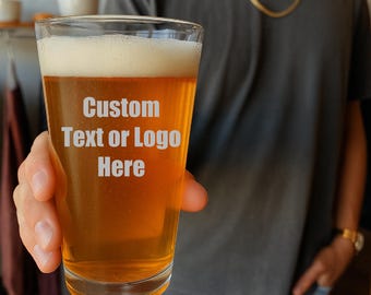 カスタムパイントグラス、文字やロゴ入りのパーソナライズビールグラス、男性への刻印入りガラスギフト、ウェディングパーティーの記念品、カスタムバーウェア
