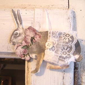 Decoración de Pascua y etiqueta de regalo, conejito, de cartón resistente, decorado con encaje, hecho a mano con mucho cariño