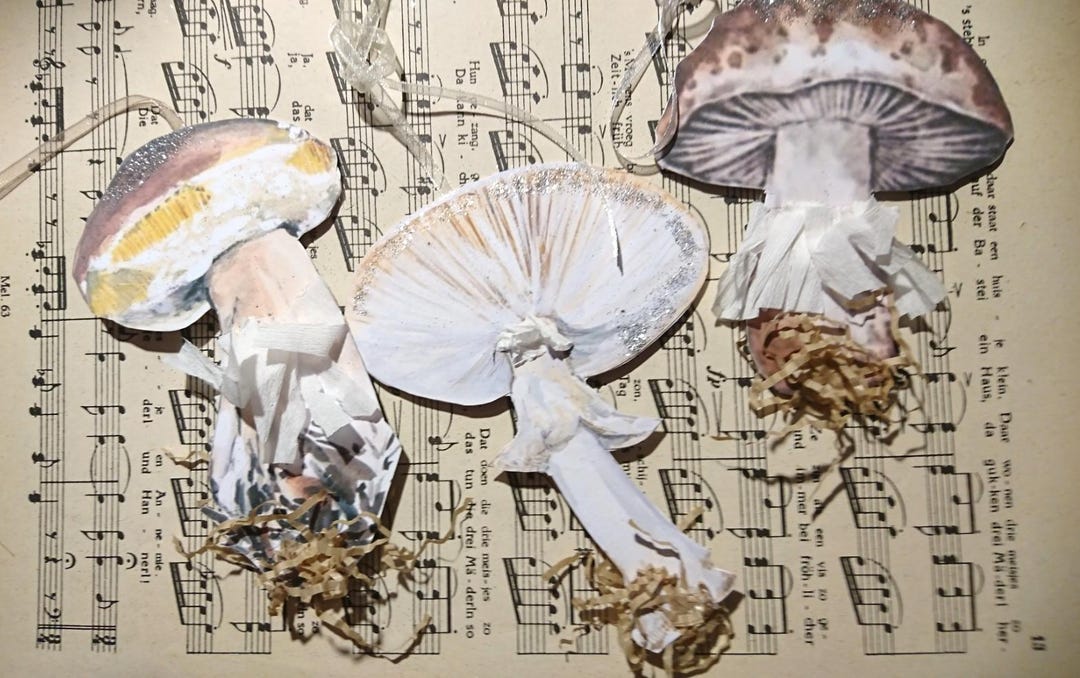 Wonderful Victorian Paper Pendants, 3 Toadstools, Approx. 13-12 Cm Long ...
