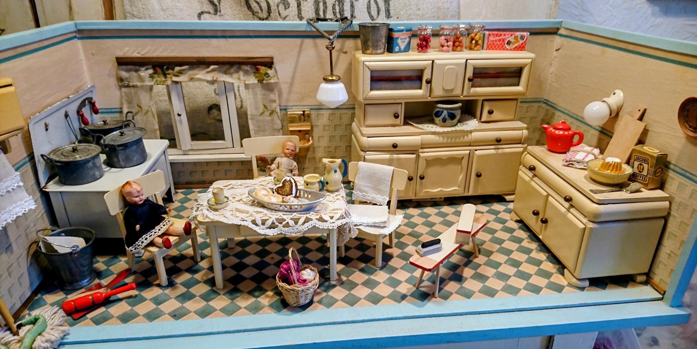 Antique Doll House Furniture Canada