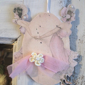 Decoración de Pascua y etiqueta de regalo, huevo de Pascua con mujeres / hecho de cartón resistente, decorado con tul y perlas, hecho a mano con amor