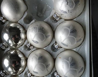 14 old Christmas tree balls, mixed lot with different balls, sprinkled, painted with a nostalgic pattern. 1960s ... From Lauscha