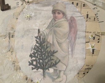 Wonderful Victorian paper hanger for the Christmas season, loving handicraft