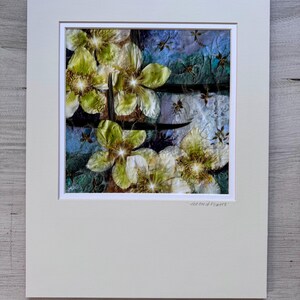 Stampa artistica giclée FLOREALE OM, collage botanico, fiori pressati, scena artistica, elleboro floreale, arte sacra, zen, spa, decorazioni, fiori secchi spirituali