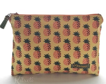 Cosmetic bag, vanity case Pineapples