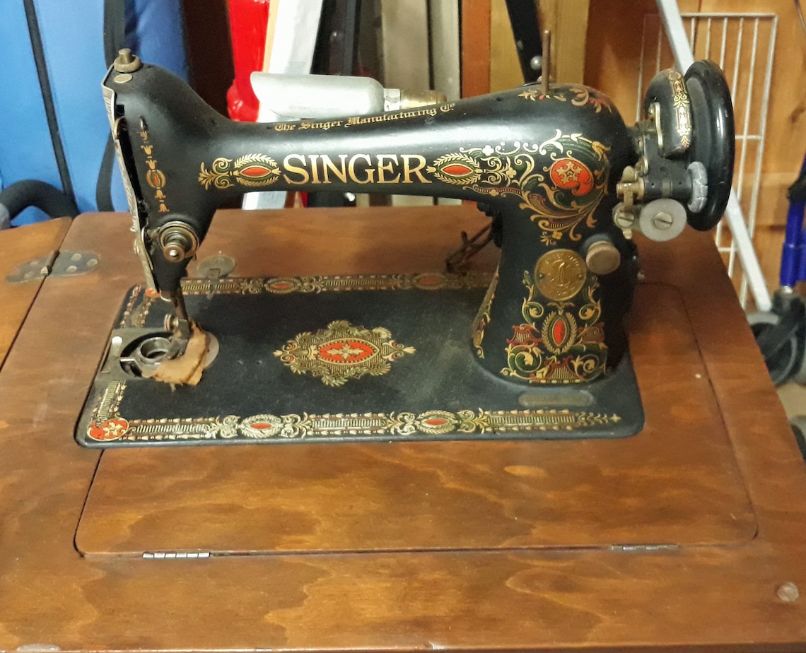 Vintage Singer Red Eye Sewing Machine in Wood 444 Etsy
