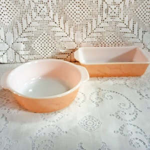 Vintage Fire King Peach Lustreware Casserole Baking Dish (711)