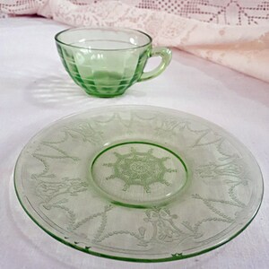 Vintage Anchor Hocking Green Depression Mis-Matched Glass Cup and Plate (601) image 5