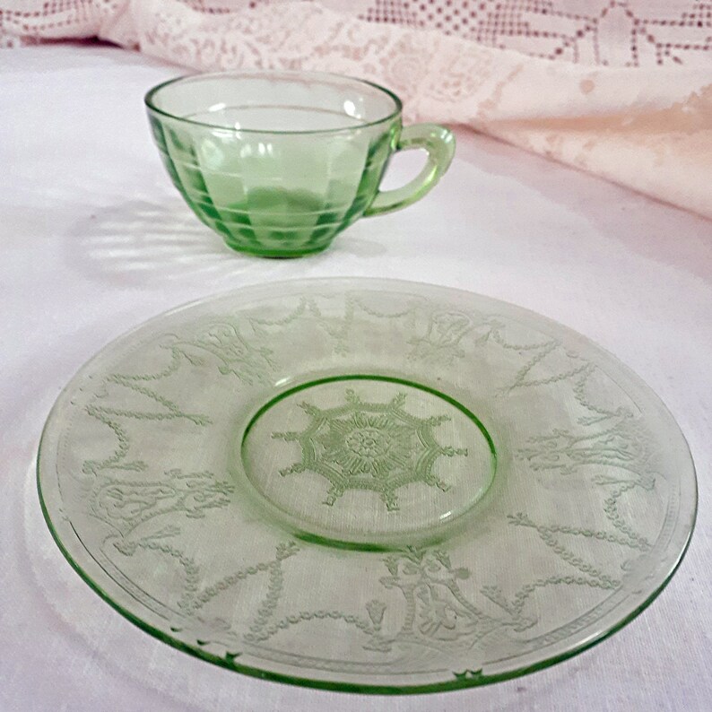 Vintage Anchor Hocking Green Depression Mis-Matched Glass Cup and Plate (601) image 5