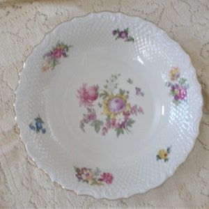 Shumann Bavarian Ecru Serving Bowl (353)