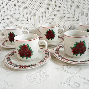Vintage Christmas Lorraines Classics Cups and Saucers (806)