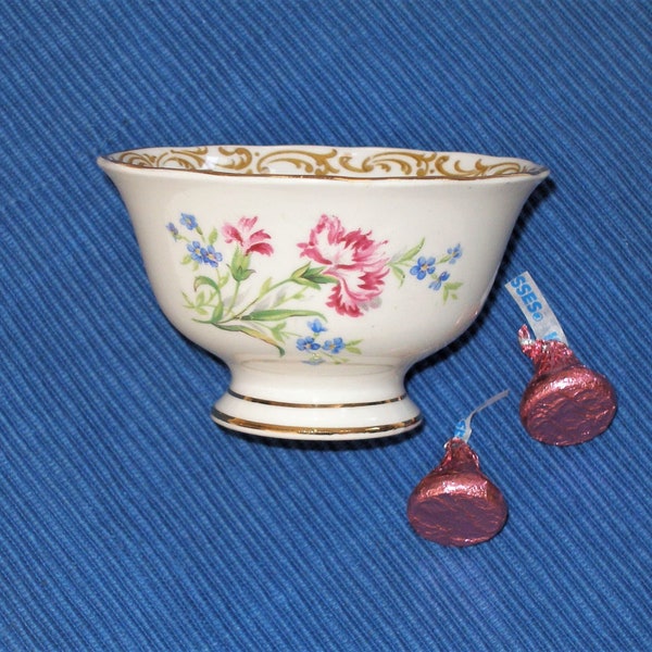 Footed Sugar Bowl - Nosegay Pattern by Royal Albert (337)