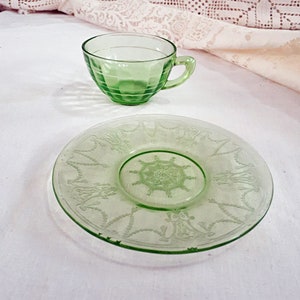 Vintage Anchor Hocking Green Depression Mis-Matched Glass Cup and Plate (601)
