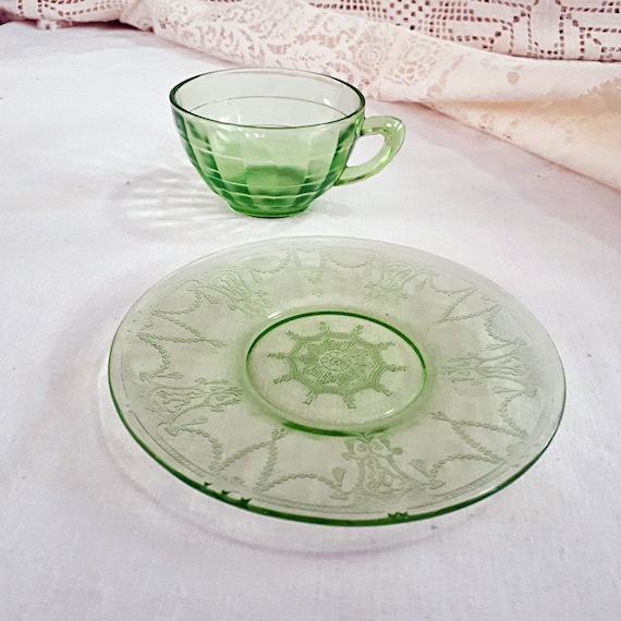 Vintage Anchor Hocking Green Depression Mis-Matched Glass Cup and Plate (601)