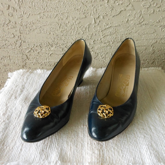 navy and gold pumps