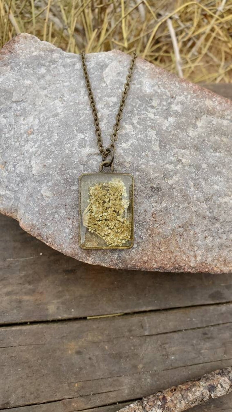 dried flower necklace Real Queen Ann/'s lace Pendant