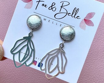 Silver tulip dangle earrings with 10mm leather stud. Hypoallergenic stainless steel.Silver dangle earrings. Butterfly back. Flower earrings.