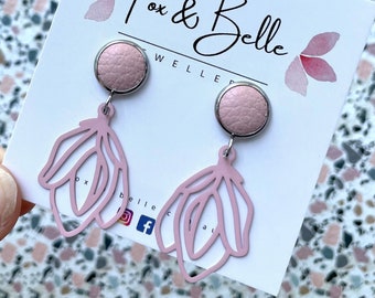 Pink tulip dangle earrings with 10mm leather stud. Hypoallergenic stainless steel. Pink dangle earrings. Butterfly back. Flower earrings.