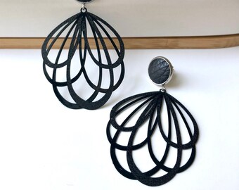 Black tulip filigree dangle earrings with a black 12mm leather stud. Hypoallergenic stainless steel. Butterfly back.