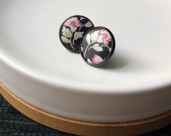 Black leather Studs with pink flowers. 14mm. Hypoallergenic surgical stainless steel bezel.