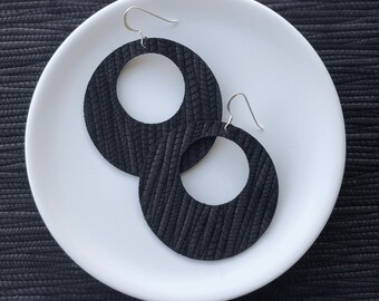Leather earrings - The Eclipse Bamboo Weave in black. Round earrings. Hypoallergenic sterling silver hooks. Light weight earrings.