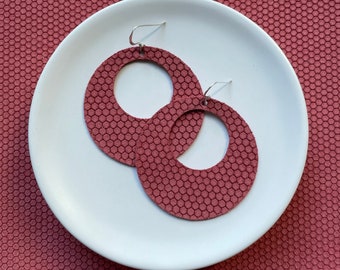 Leather earrings - The Eclipse in Ruby honeycomb. Round earrings. Hypoallergenic sterling silver hooks. Light weight earrings.