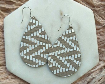Leather Earrings- Tear Drop white & beige zigzag print. Hypoallergenic sterling silver hooks. Light weight earrings.