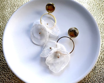 Leather earrings- dangle earrings in white poppy. Floral earrings. Flower earrings. 10mm gold leather stud. Light weight earrings.