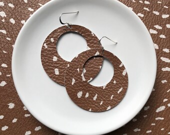 Leather earrings - The Eclipse in caramel splash. Round earrings. Hypoallergenic sterling silver hooks. Light weight earrings.