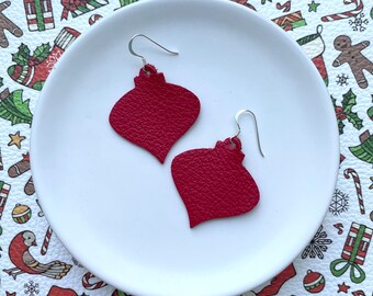 Christmas bauble earring in red. Round bauble earrings. Christmas earrings. Xmas earrings. Bauble earrings.