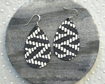 Leather Earrings- Mini Drop in grey & white zigzag print. Light weight earrings. Sterling silver hooks.