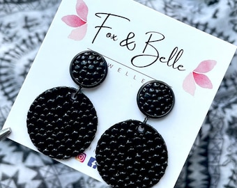 Large leather earrings in black bubble with black bubble leather stud. Black stainless steel. Hypoallergenic. 12mm stud. Black earrings.