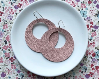 Leather earrings - The Eclipse in blush pink. Round earrings. Hypoallergenic sterling silver hooks. Light weight earrings.