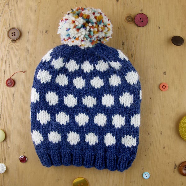 Knitting pattern - Knit the Sprinkled Snow Hat | Chunky wool | Easy and fun to make | Pompom beanie