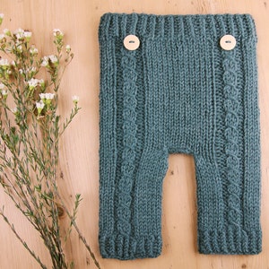 Knitting pattern - Newborn baby pants - Knit The Wavy Sea Pants