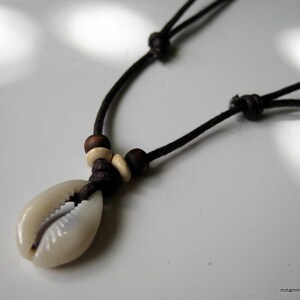 N2786 waxed mixed shell cotton necklace image 2