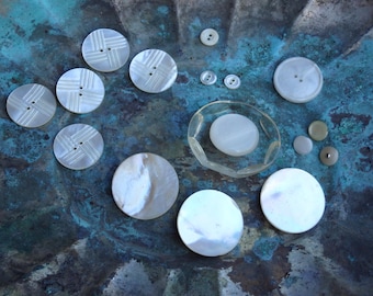 Vintage Mother of Pearl Shell/ Faux Plastic Mother of Pearl Buttons Mixed Lot 16 ct