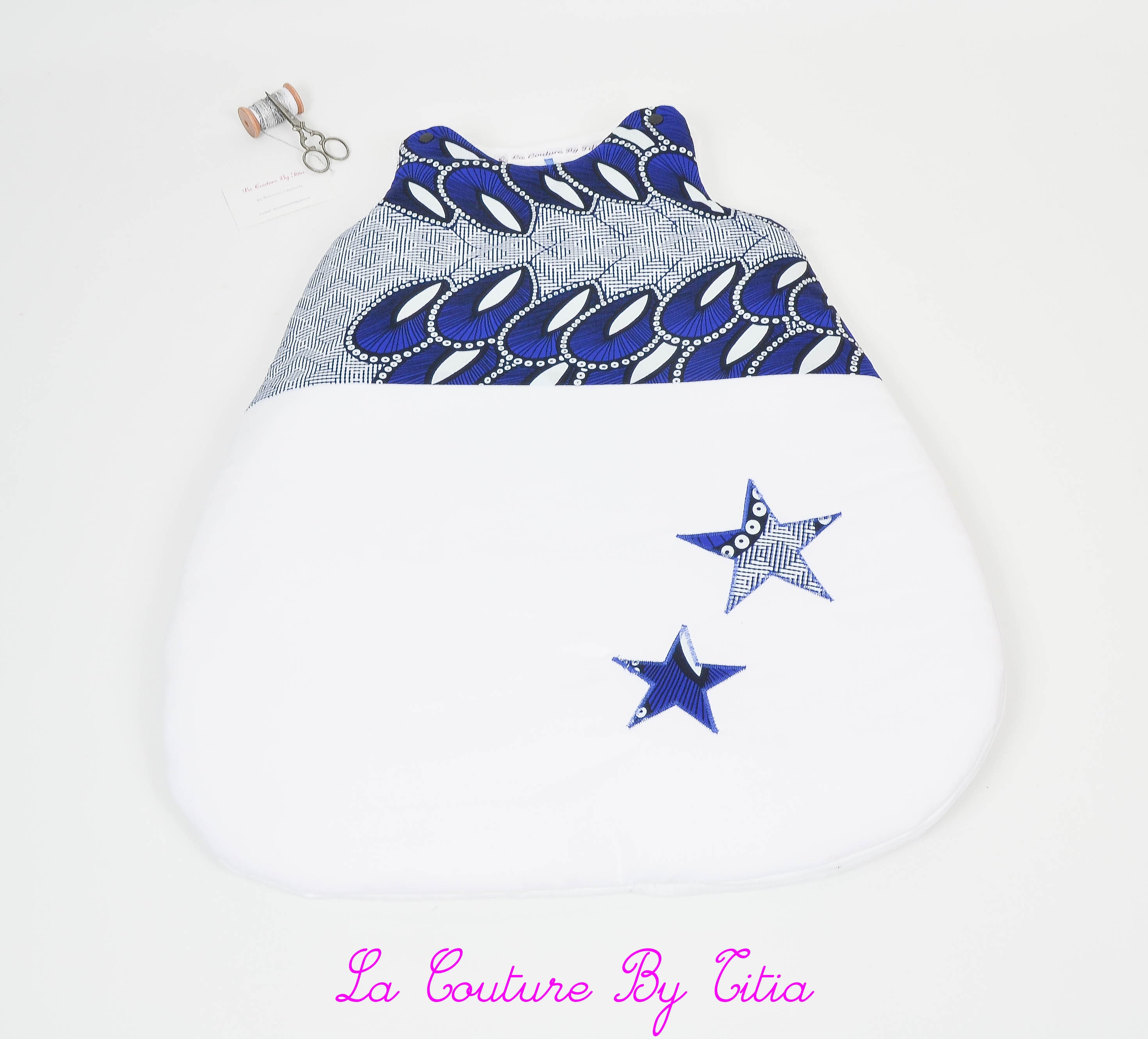 Turbulette Gigoteuse 0 - 6 Mois Fait Main Blanc et Étoiles Wax Bleu @lacouturebytitia