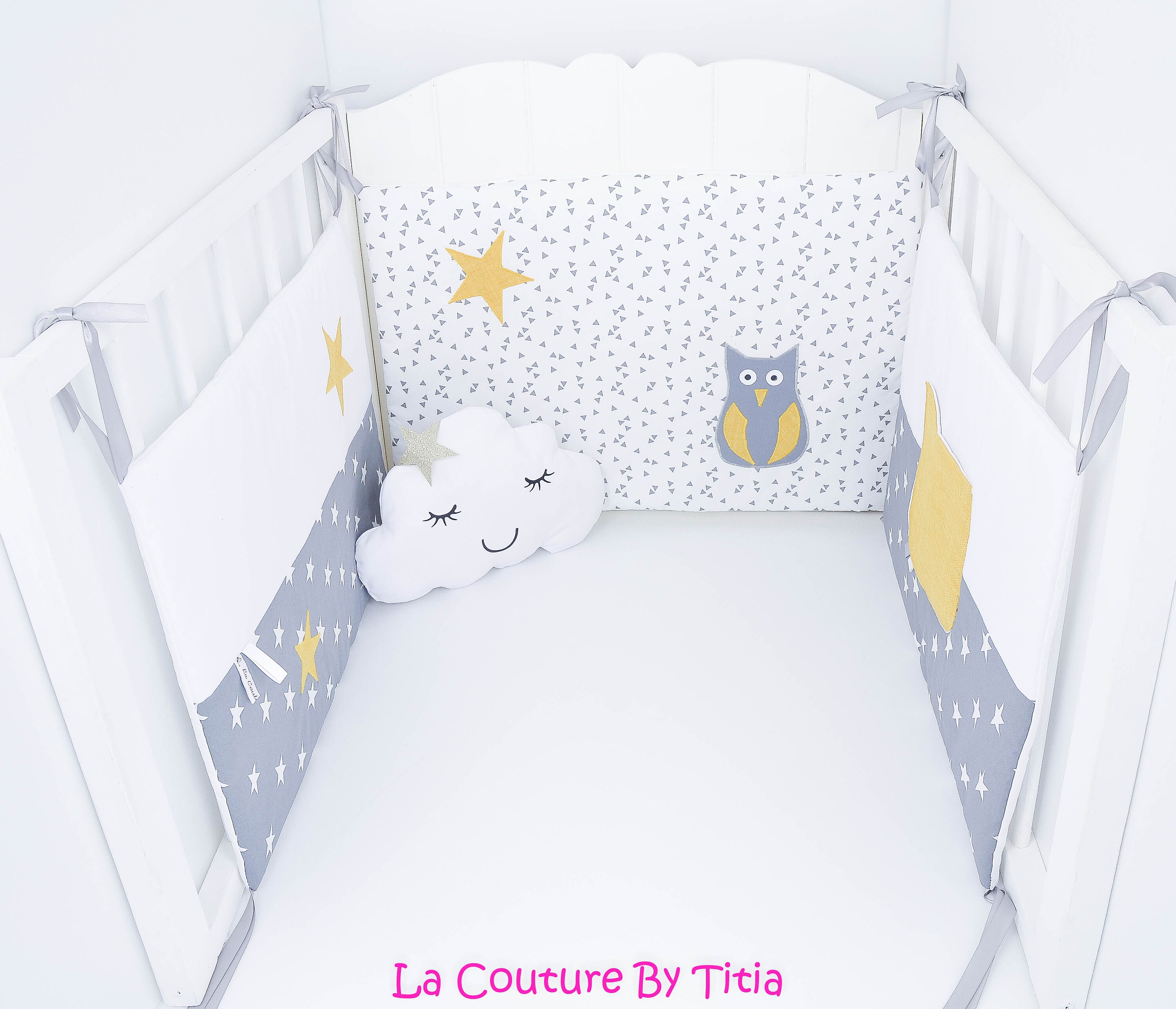 Tour de Lit Fait Main Gris, Blanc et Hibou Jaune Moutarde @lacouturebytitia