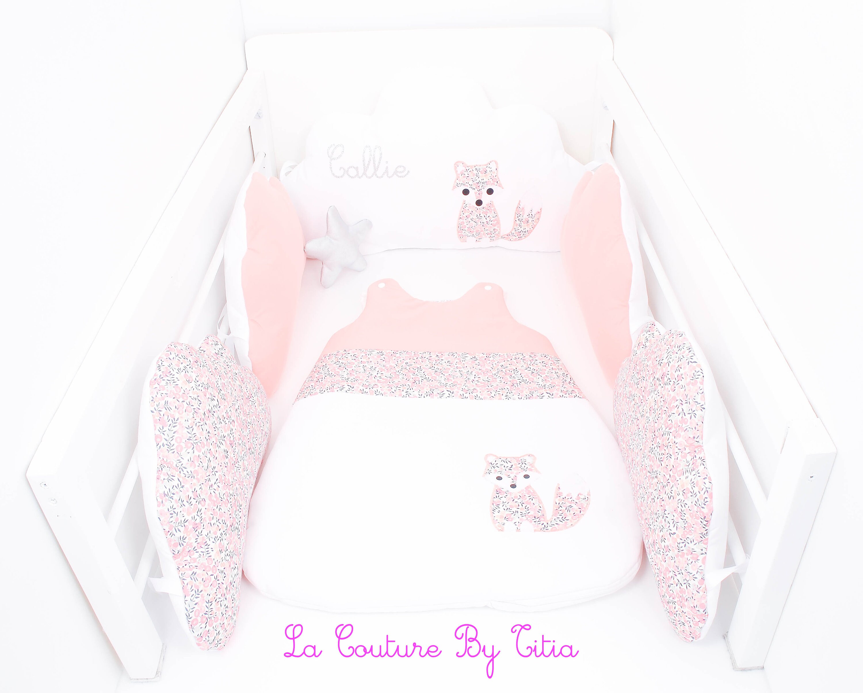 Coussins Nuage Pour Tour de Lit ou Parc à L'unité Blanc, Corail et Renard Liberty Witlshire