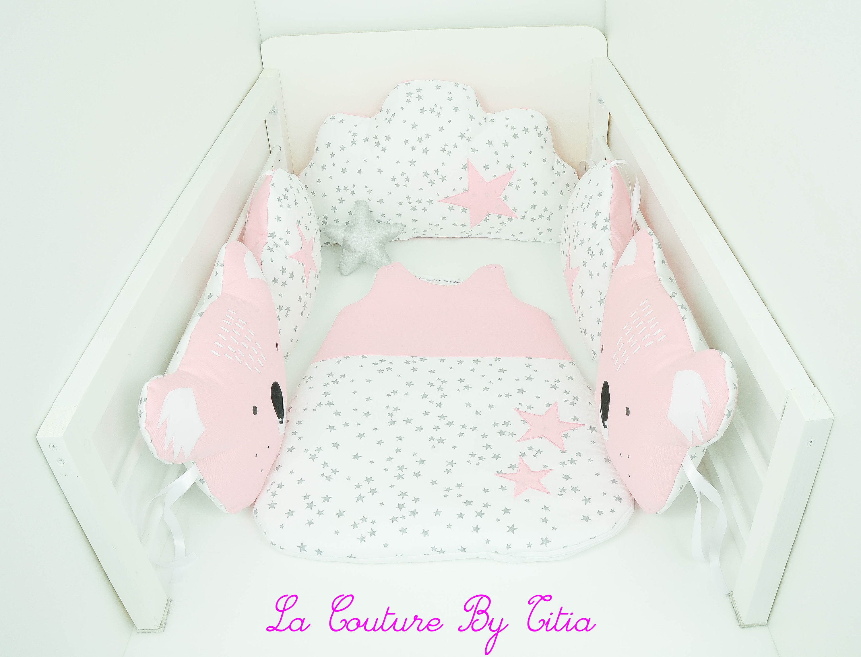 Tour de Lit Nuage Coussins Koala Rose et Blanc Étoiles Gris @lacouturebytitia