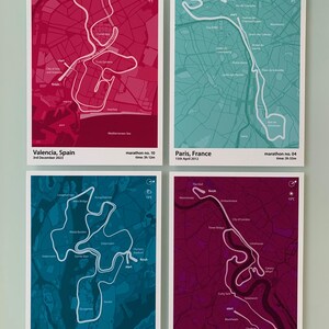 Kaarten van een race of hardlooproute met tijd, datum en weer